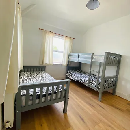 Lovely Bed Close To Center